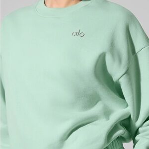 ALO Yoga Pastel Green Crew Neck Sweater